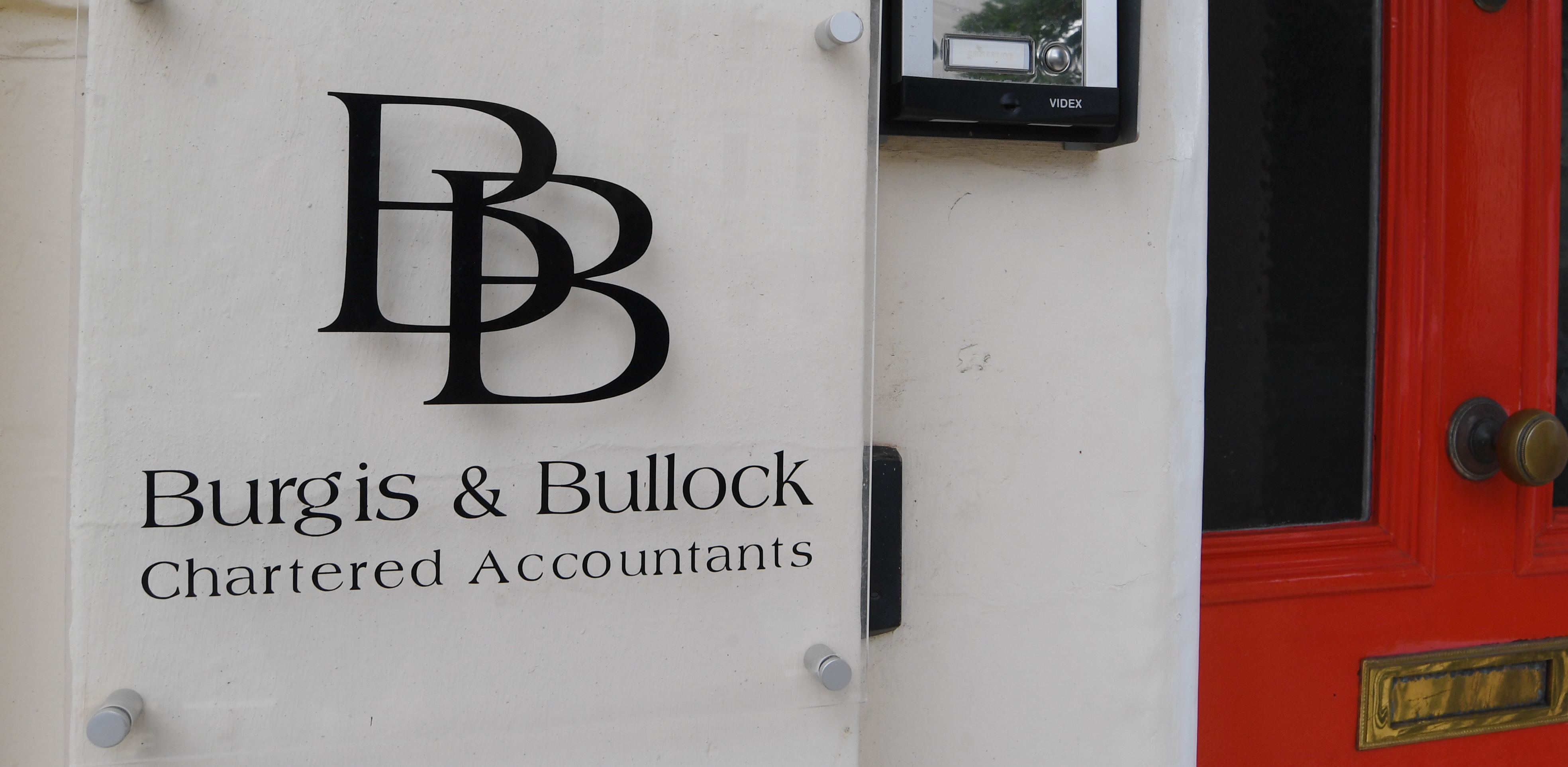 Warwickshire accountancy firm reaffirms training and development commitment with new hires