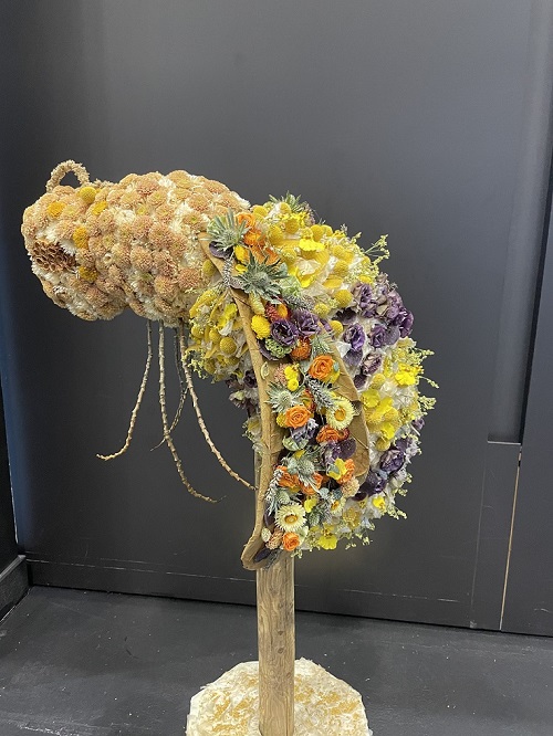 Image for Warwickshire florists win the inaugural student competition at international floristry event. 