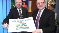 Image for Nuneaton MP backs Chamber's Trade Local campaign