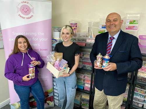 Atherstone sweet treats retailer takes on first apprentice after pandemic pivot