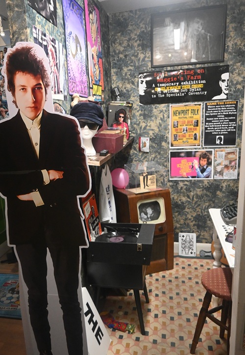 New Bob Dylan exhibition in Coventry toasts the legendary musician's upcoming show in the city